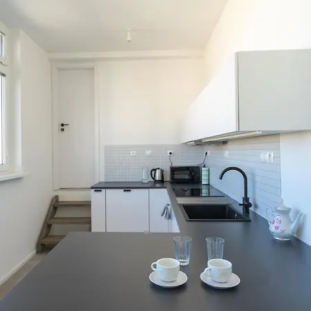 Old Town Black Apartment *